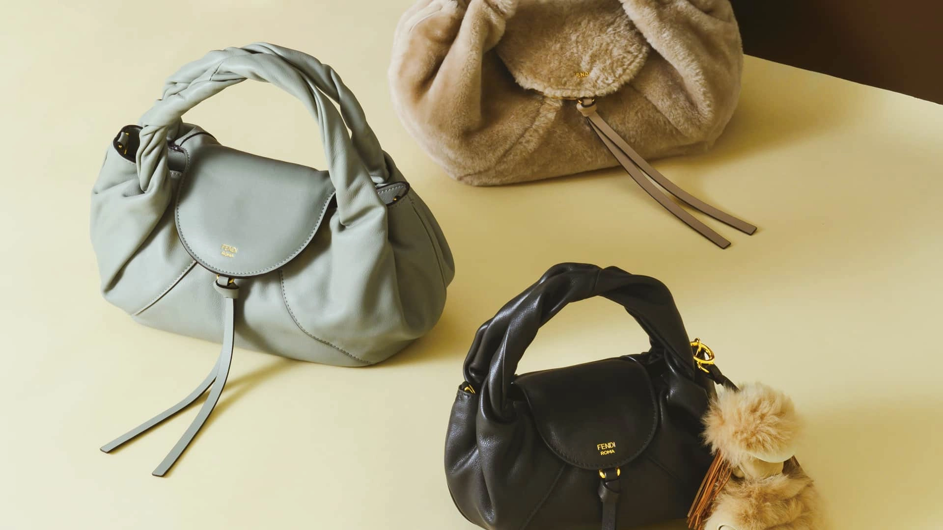 【FENDI】伝説のIT BAGにミニが仲間入り♡ 秋冬にゲットしたい「バッグ&チャーム」をご紹介！