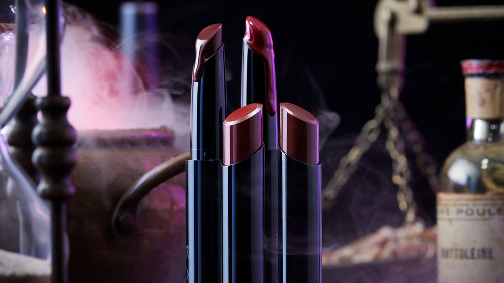 “USJ”との共創アトラクションの魔女をイメージ！？【KATE】数量限定の「深みレッドリップ」をご紹介♡