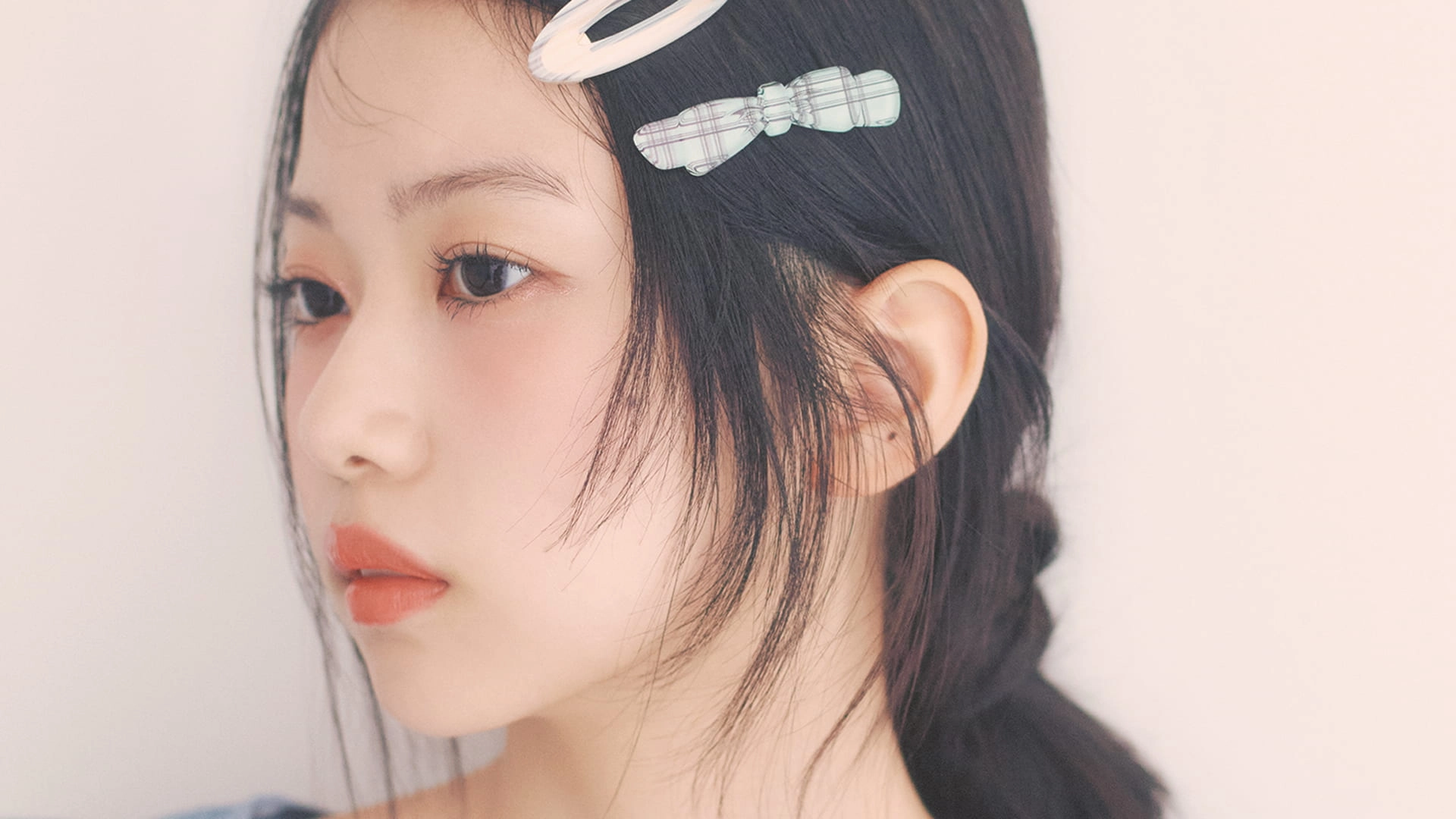 仕上げのヘアピン選びにもこだわって♡ こなれ感あふれる【流しタイトバング】ヘアアレ術