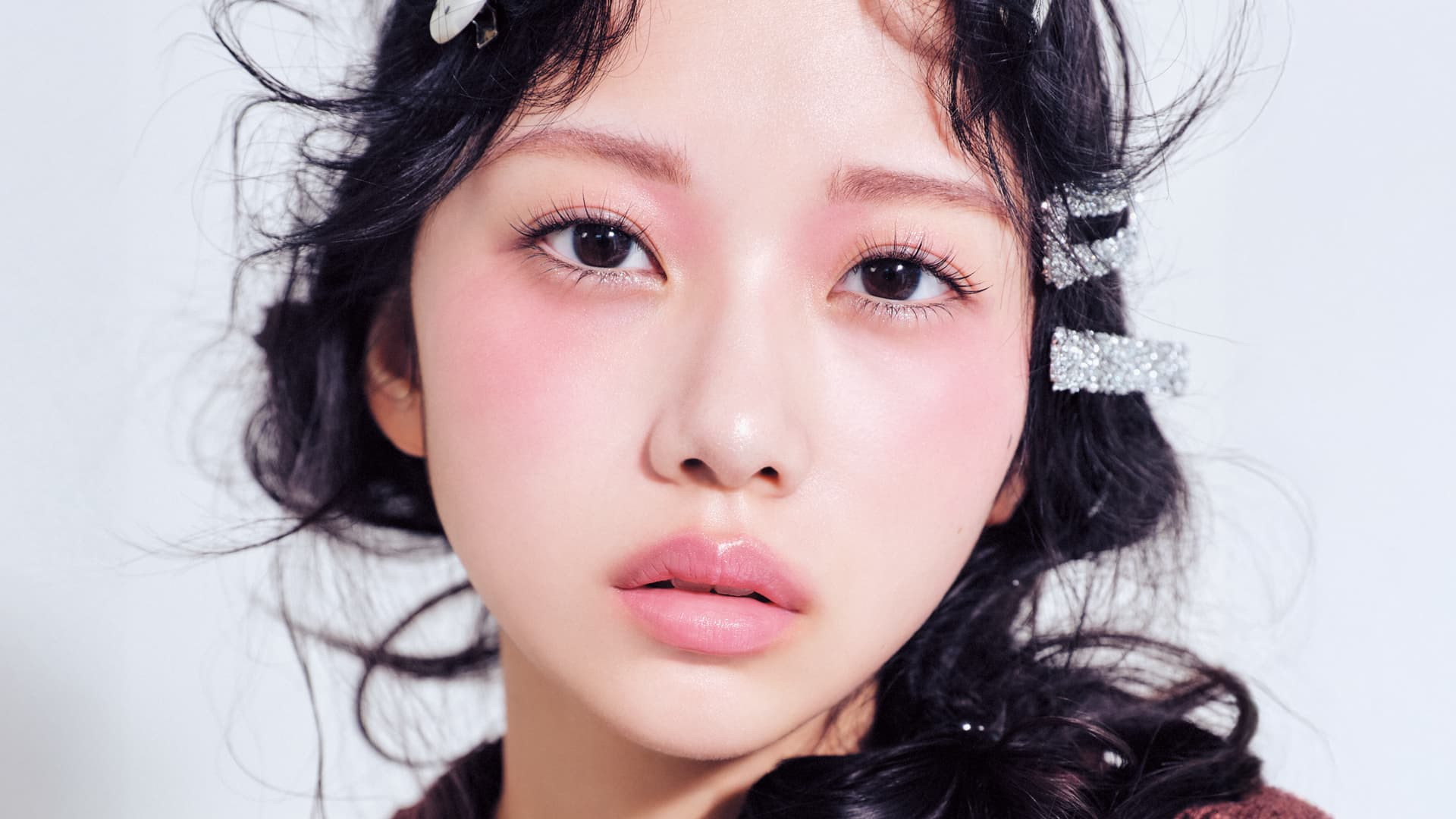 いつものコスメで印象チェンジ♡ 可愛く盛れる【指塗りワントーンメイク】のHow to