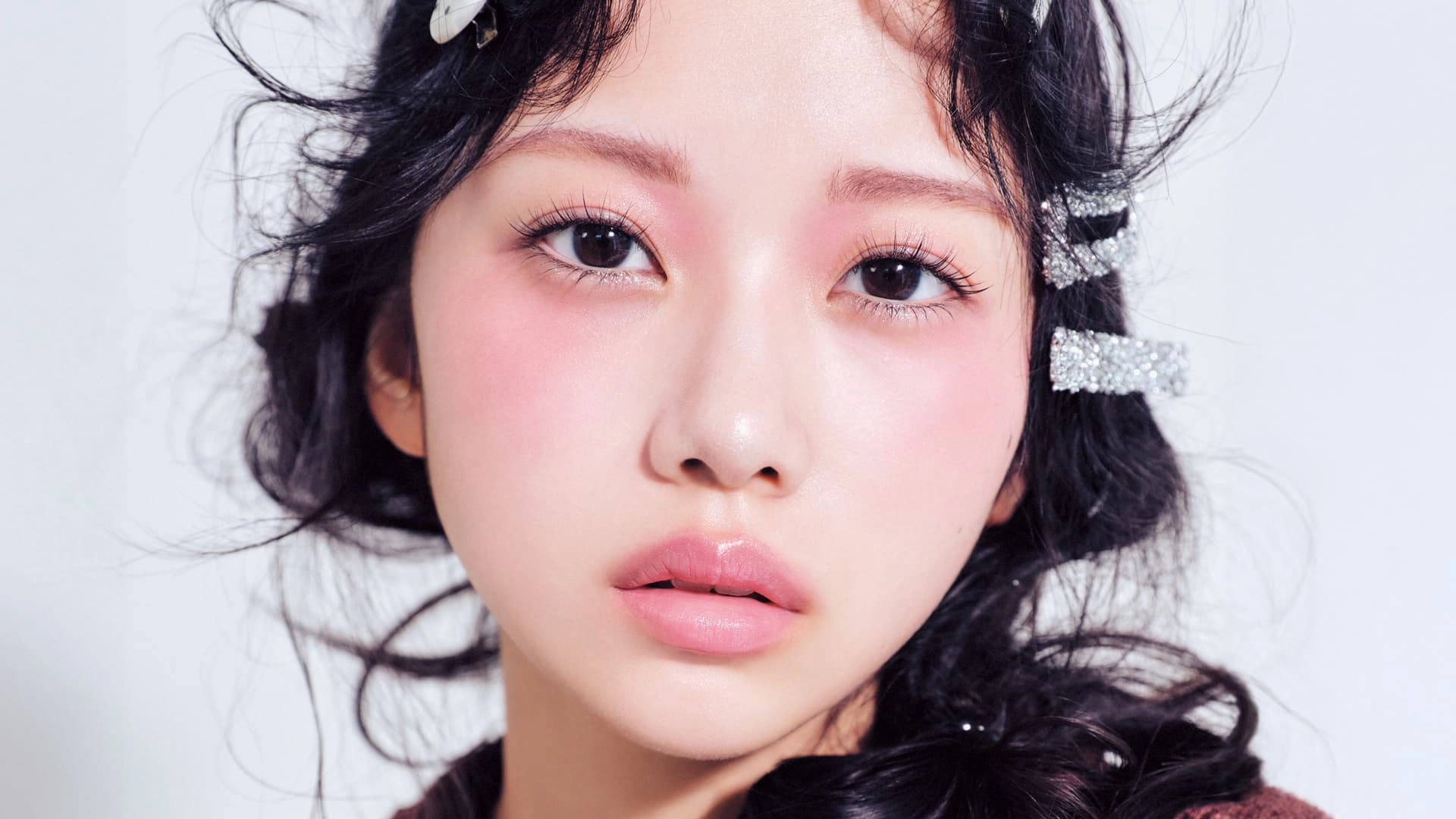 いつものコスメで印象チェンジ♡ 可愛く盛れる【指塗りワントーンメイク】のHow to