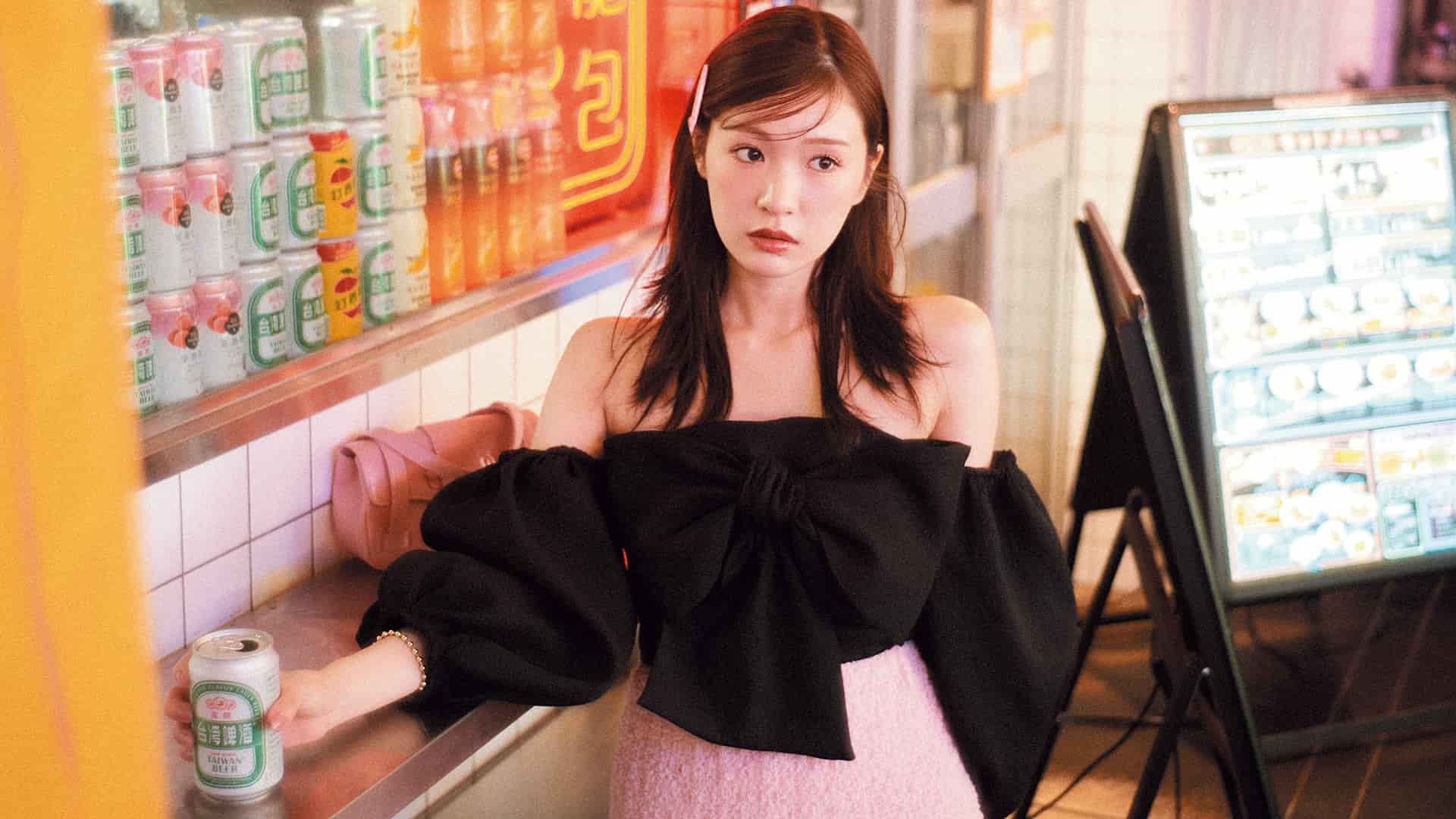 女っぽさ溢れるシルエットに♡ 映え確実な「フリルタイトスカート」の着回しコーデ