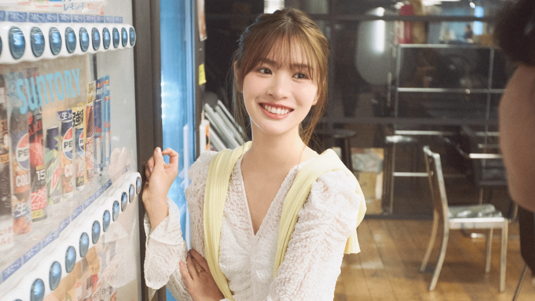 あわせる小物次第で印象チェンジ♡ 女性らしさ抜群の「レースワンピース」着回しテク