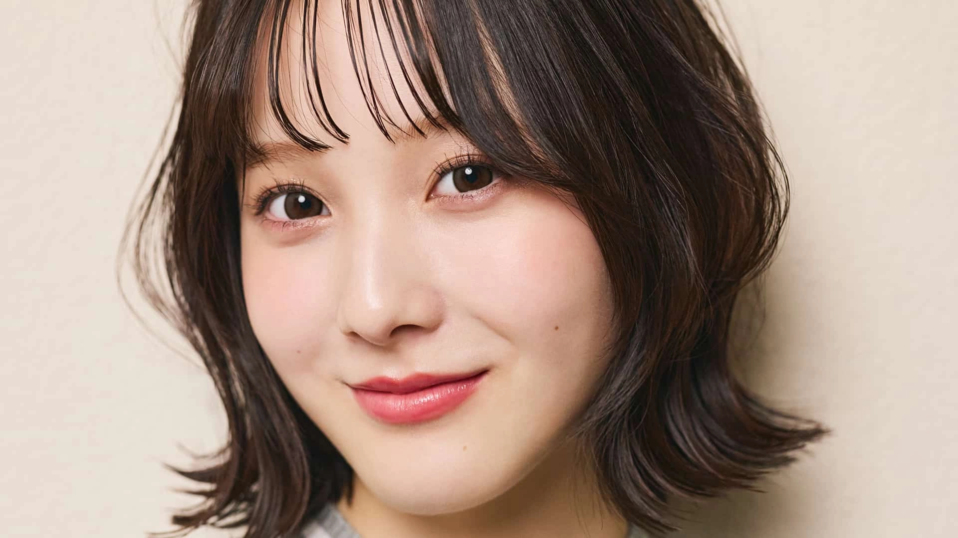 【本田紗来】クールボブから甘くチェンジ♡ 大きめのくびれが可愛い「外ハネボブ」のつくり方