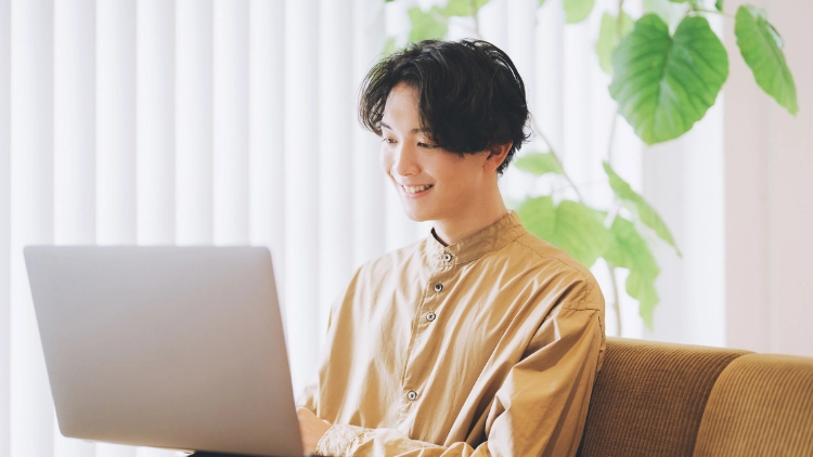 年上の彼にキュン♡【バイト先の先輩】に効くアプローチ術3選!