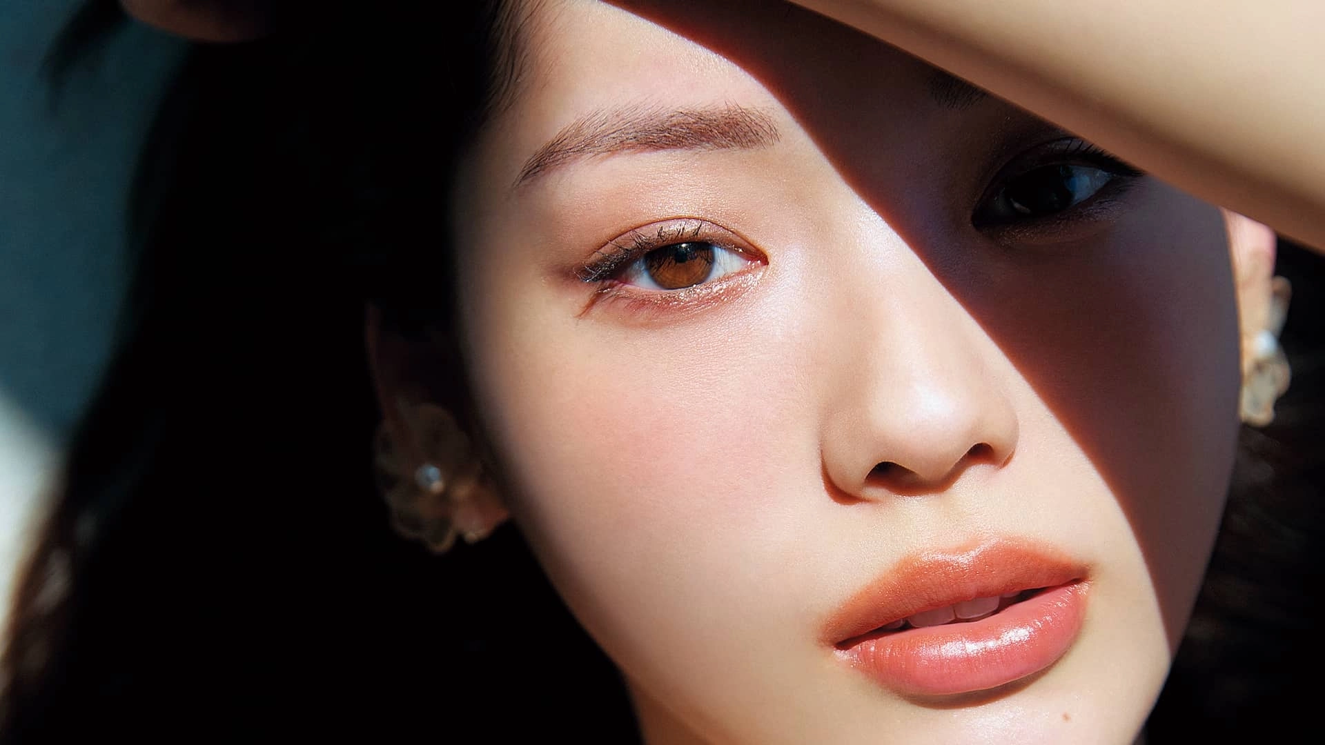 時には濃いめのなじみカラーを♡ ナチュラル派男子を“沼らせるメイク”って？