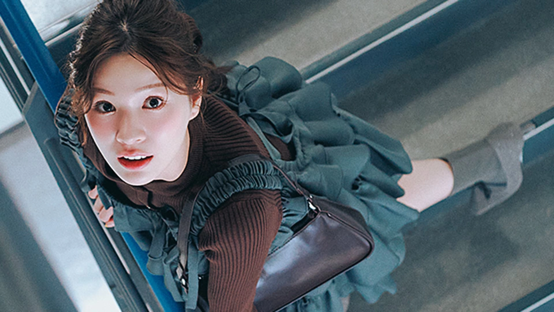 美ボディラインなシルエット♡ 冬先まで使える【ブラウンニットカーデ】着回し術