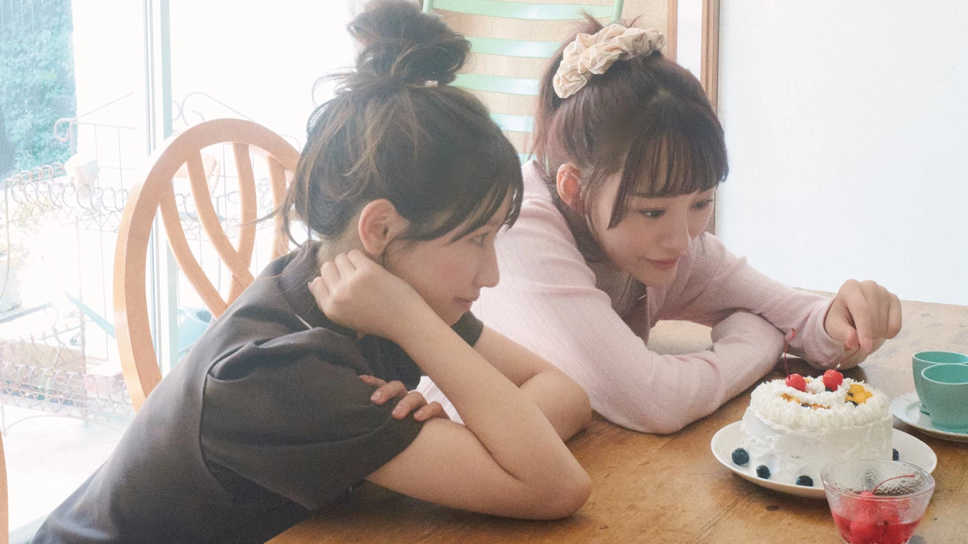 【＝LOVE・山本杏奈】即しゃれ感が手に入る♡「リボンタイつきポロシャツ」着回し術