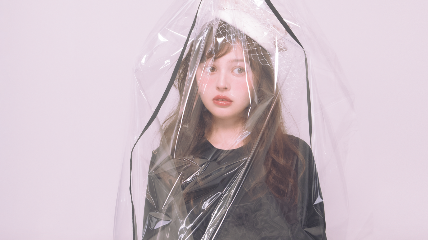 大人っぽく洗練された印象に！甘さ控えめな【モノトーンコーデ】をご紹介♡