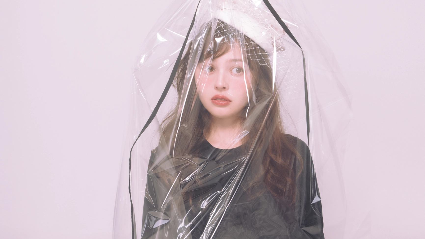 大人っぽく洗練された印象に！甘さ控えめな【モノトーンコーデ】をご紹介♡