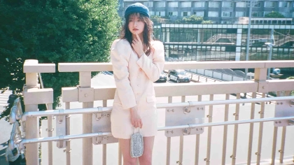 【金川紗耶】少女からオトナへ♡ あどけなさと大人っぽさが共存する「移ろいの瞬間」