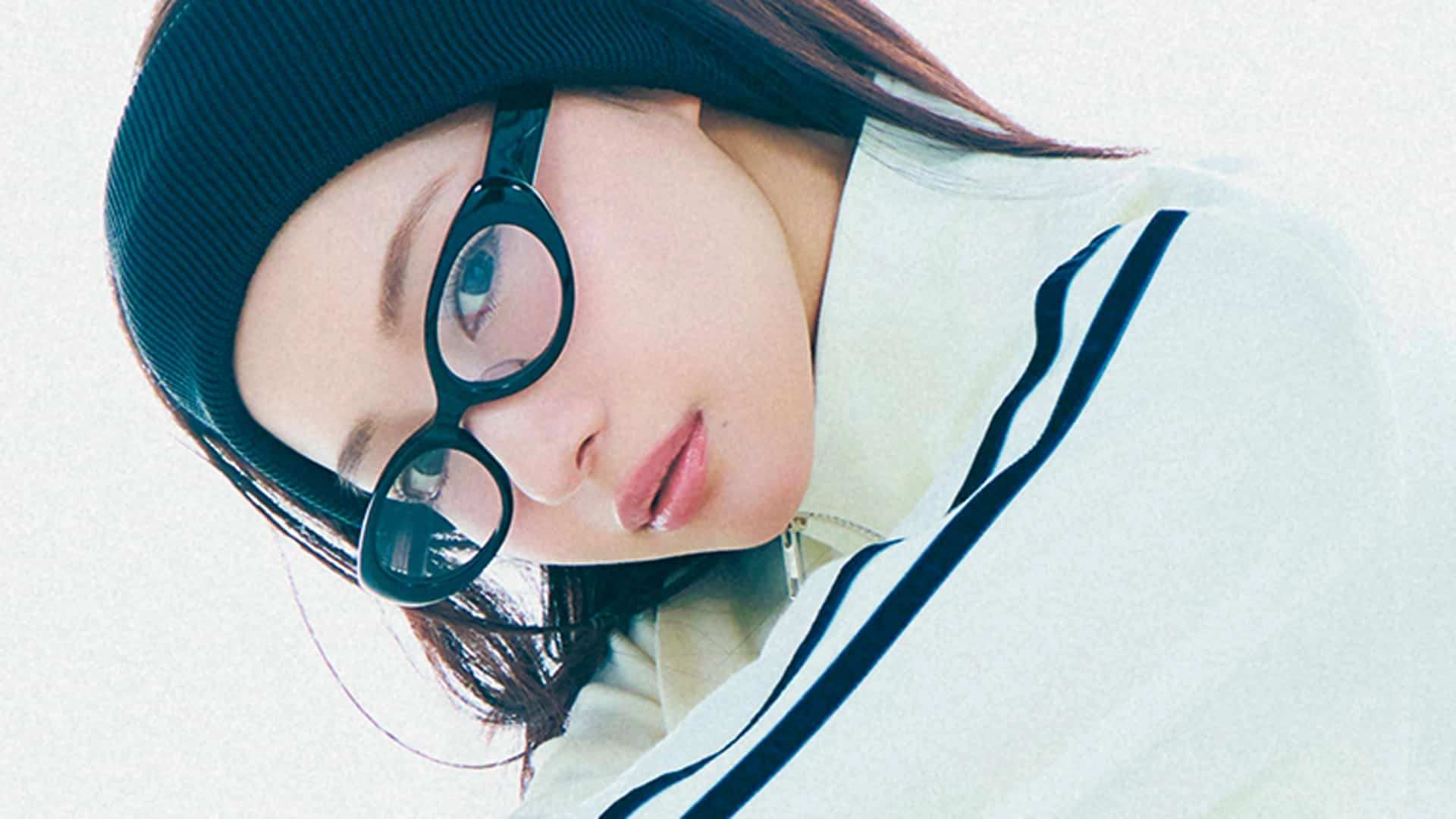 ヨジャドルみたいな猫顔に♡ 三角顔さんにぴったりな【フォックスメガネ】をご紹介！