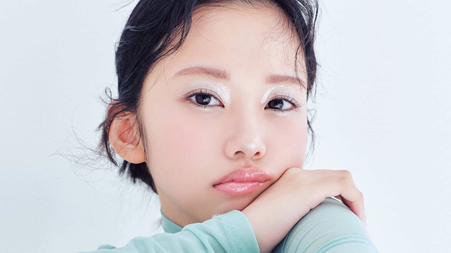 イベント仕様のしゃれ顔に♡ 違和感をちりばめて統一感を出す〈オアソビ♡ラメメイク〉の作り方