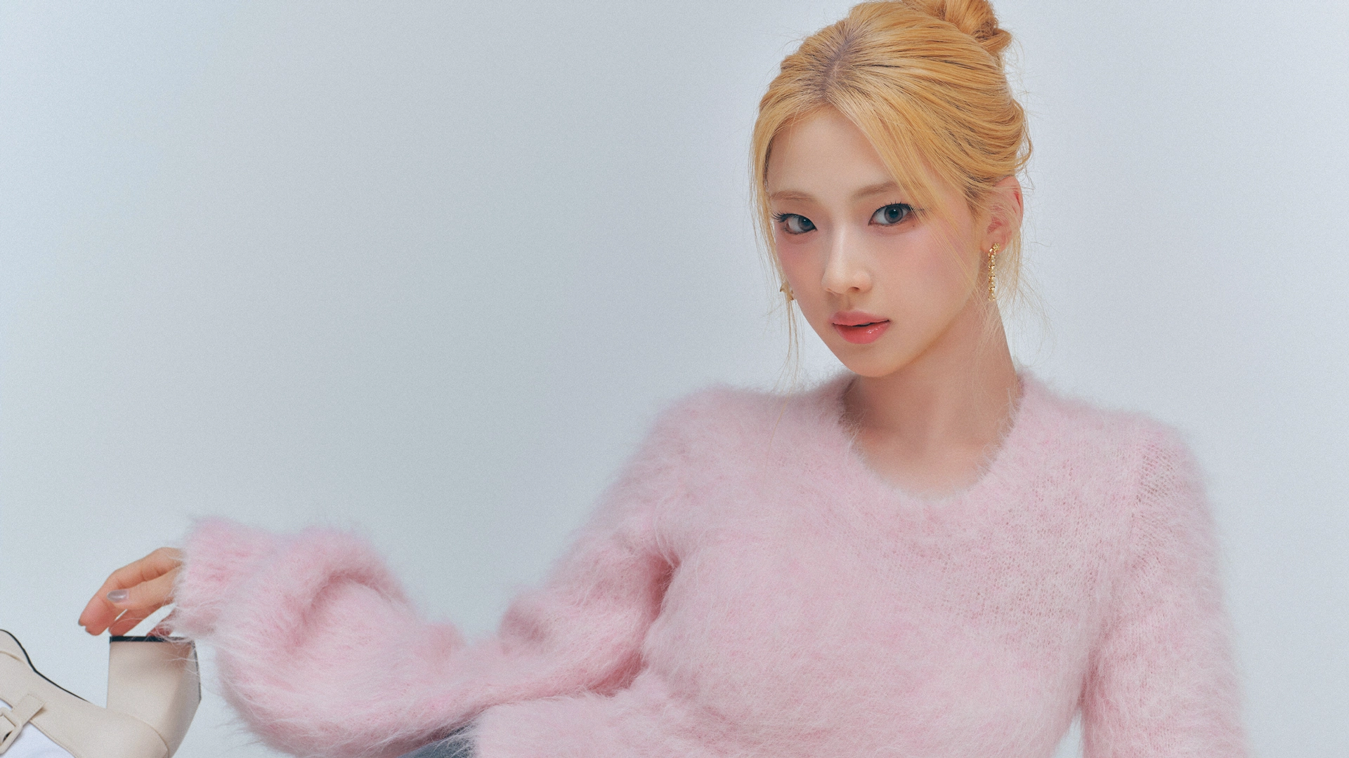 【BABYMONSTER】とっておきの美容法って？最年長メンバー・RUKAの“素顔”に迫るQ＆A♡