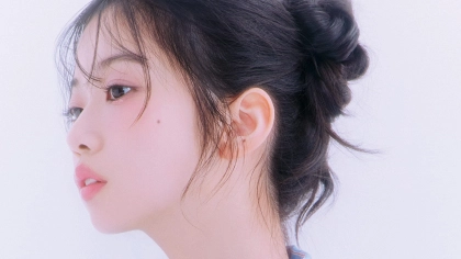 ブラウスとの相性バツグン♡ オフィスでも使える「ねじりおだんご」のアレンジ方法