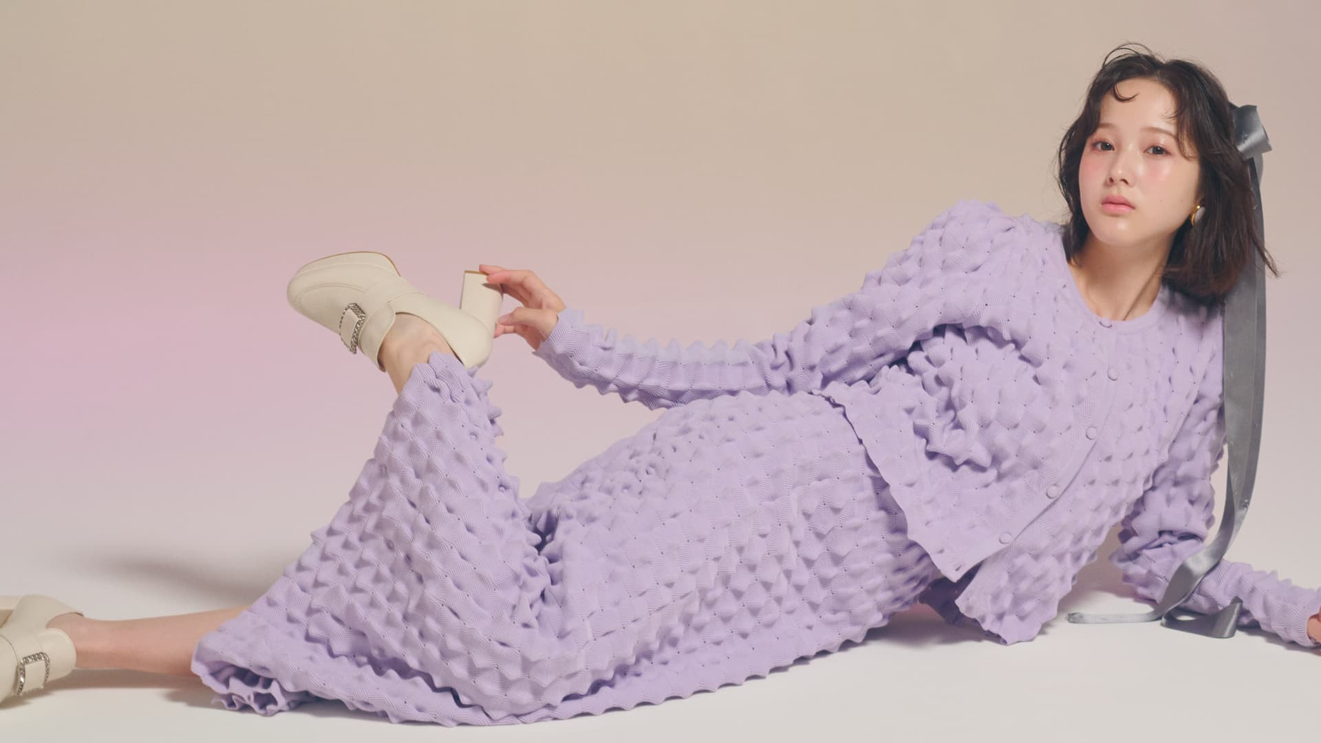 まとうだけで高嶺の花に♡ お上品ガーリーな「ライラックカラーコーデ&アイテム」8選