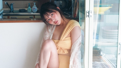【田中美久】が着こなす♡ 夏イベントで気分がアガる「ハデ色水着」をご紹介！