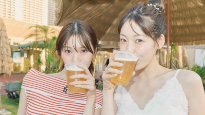 夏はちょっぴり大胆に♡ ナチュラルにあざとい「チル飲みコーデ」特集