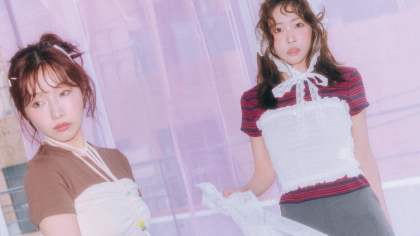 シンプルなTシャツはレイヤードで即アプデ♡ 重ねてしゃれる「万能アイテム」3選
