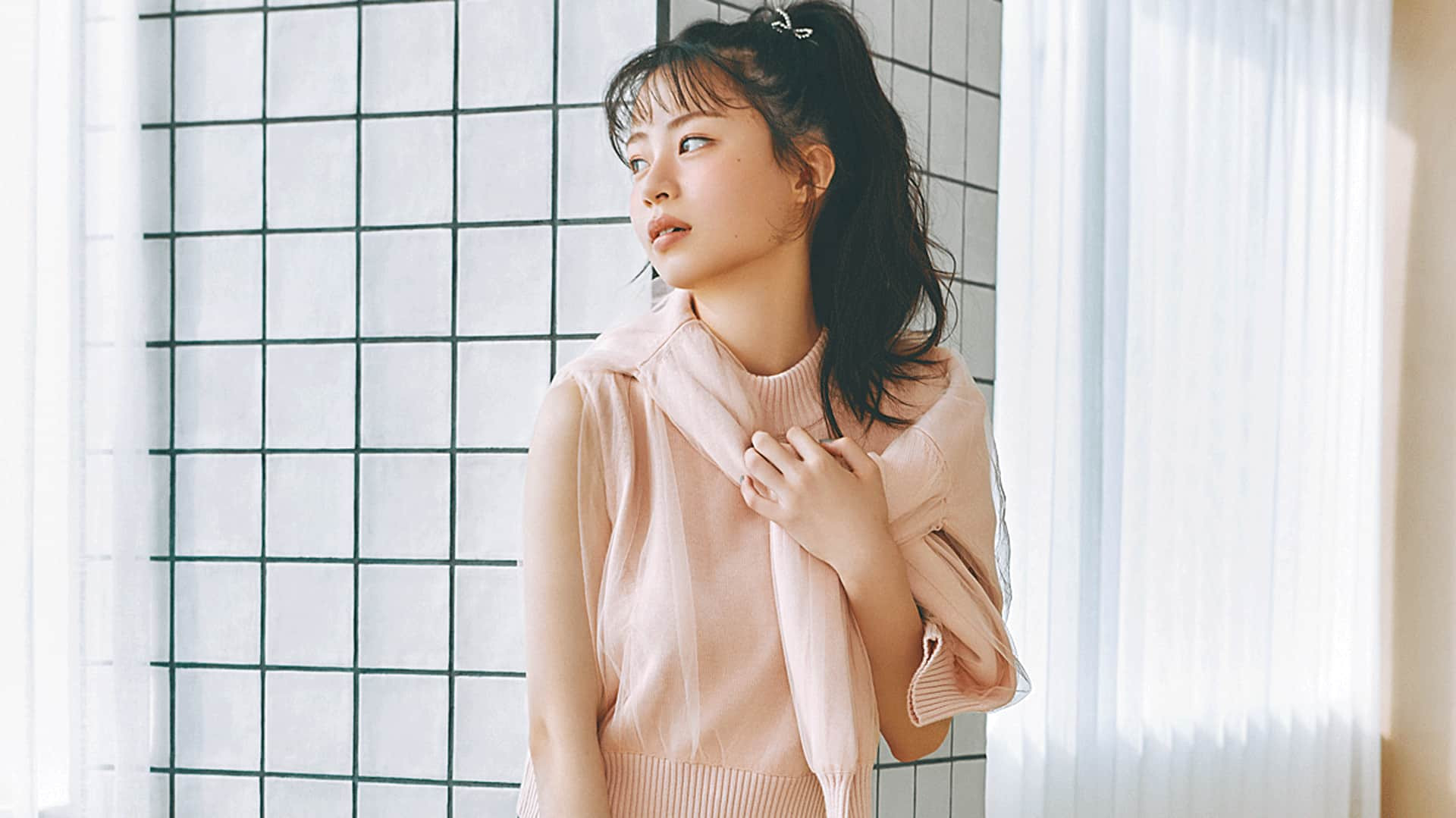 1枚で即しゃれる♡ ニット×チュールで叶える“オトナガーリー”な秋コーデって？