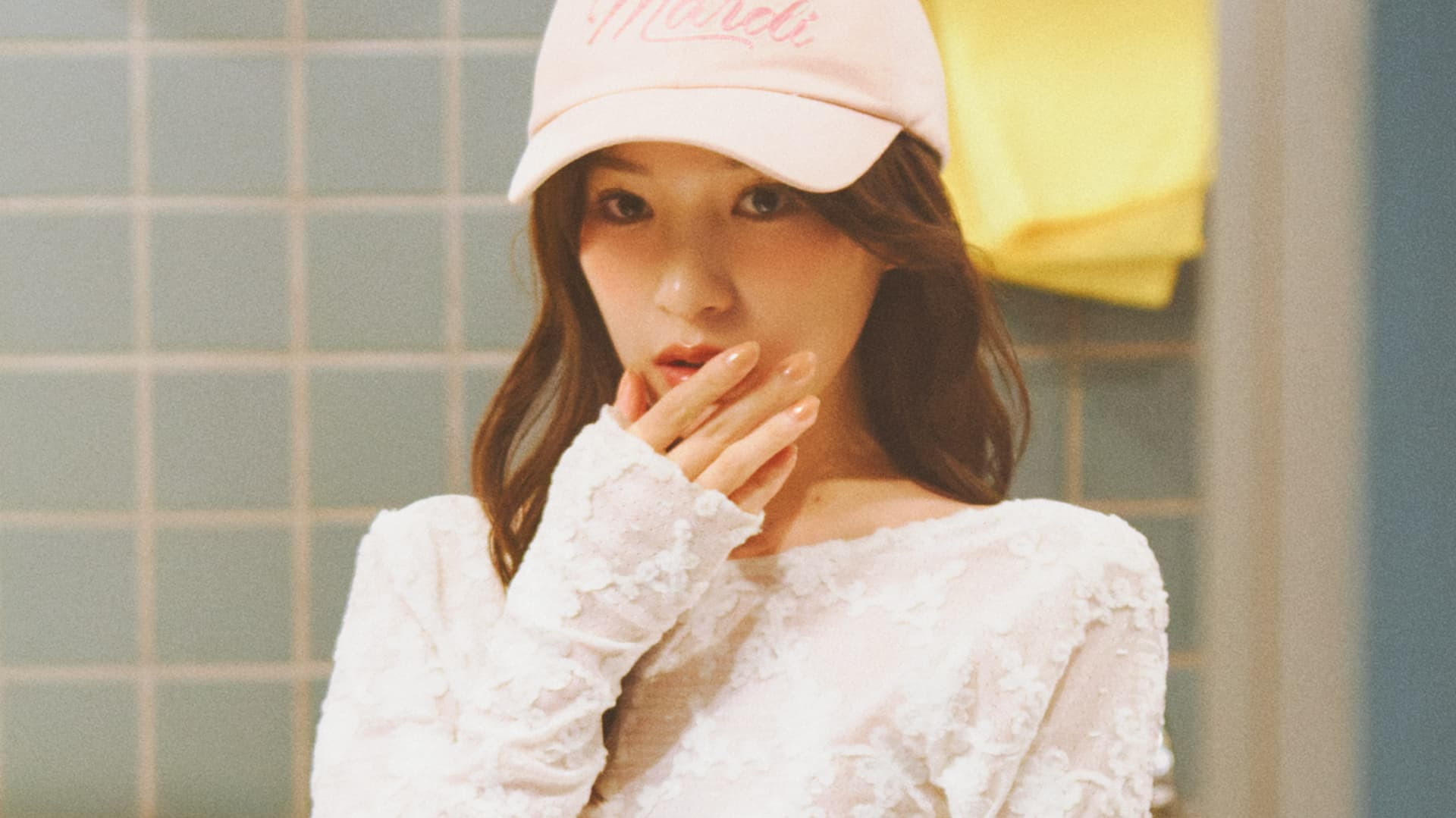 ロマンティックなレースにキュン♡ 清楚な印象をアピールできる「ボディスーツ」着回しコーデ