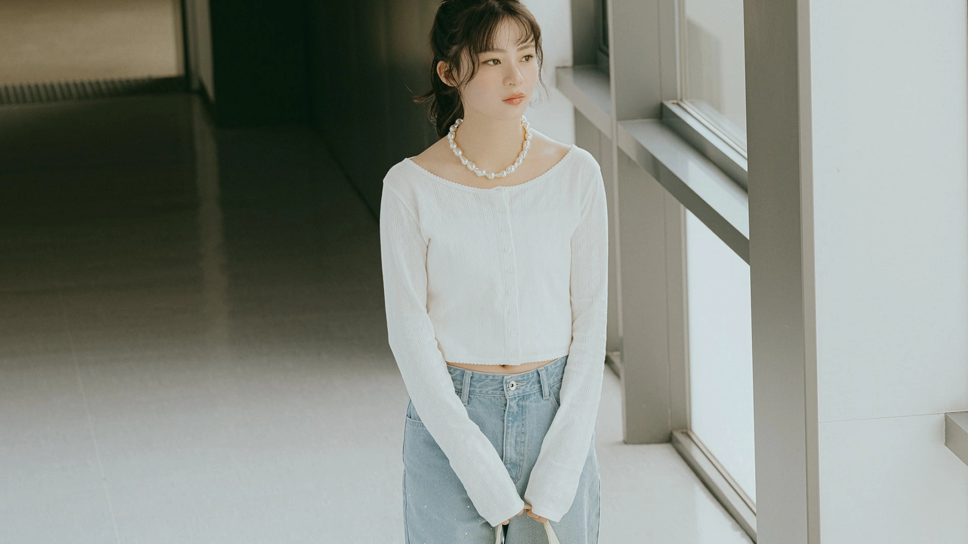 甘党女子におすすめ♡ デコラなあしらいが可愛い「ラインストーンデニムパンツ」着回し術4選