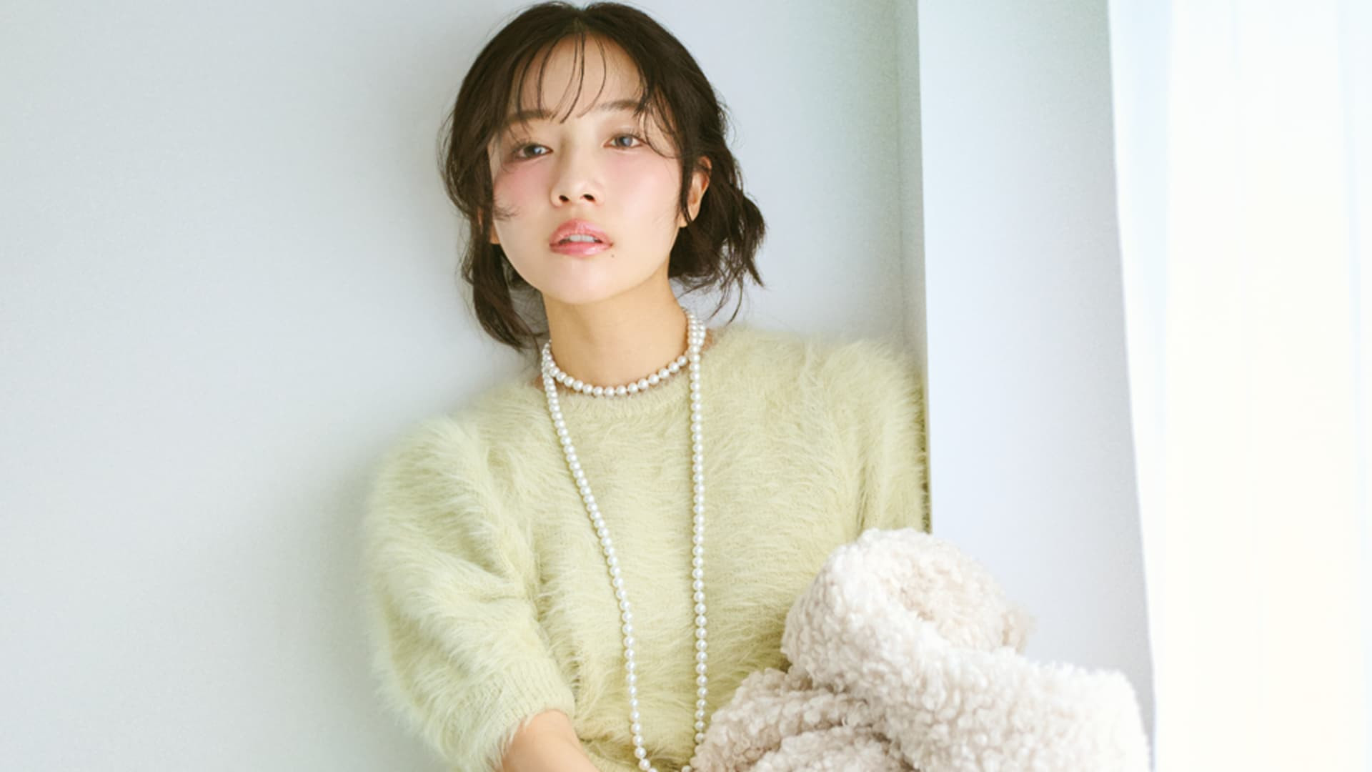 おでかけに役立つセットもの♡ 春先まで着れる「主役級トップス＆透け感スカート」着回しテク