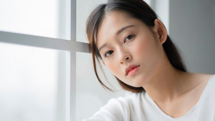 元恋人と「友だちに戻る」or「縁を切る」別れた後のベストな関係性を調査