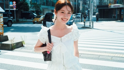 大きなダブルリボンが可愛い♡ 着回し力抜群の「ジップリボントップス」コーデ4選