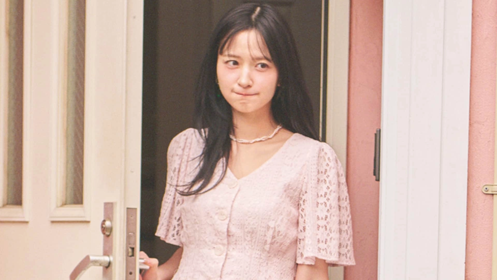 【乃木坂46・金川紗耶】細見えも狙える!女子力高めな「レースセットアップ」着回し4選