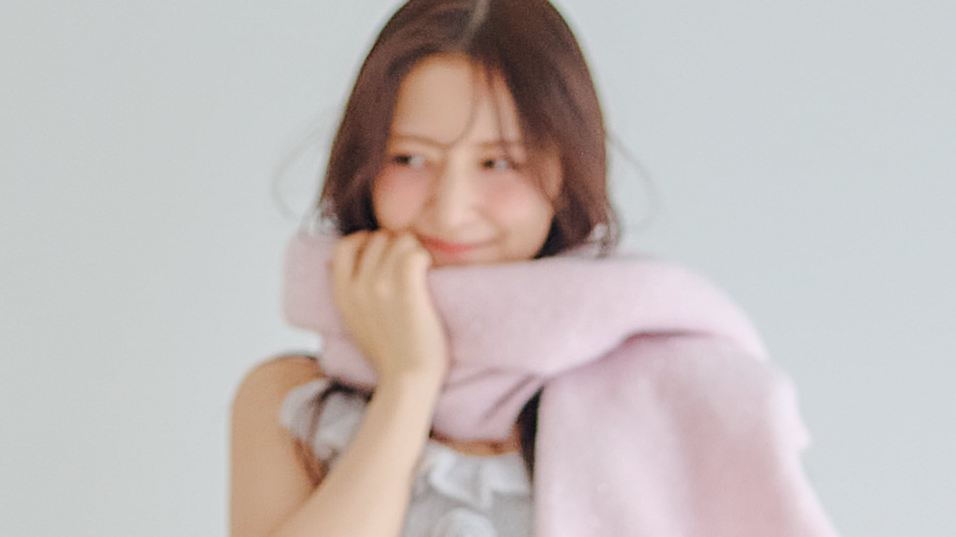 【2025年秋】愛されカラーの定番ピンク♡ 男ウケを狙える「ときめきニットコーデ」