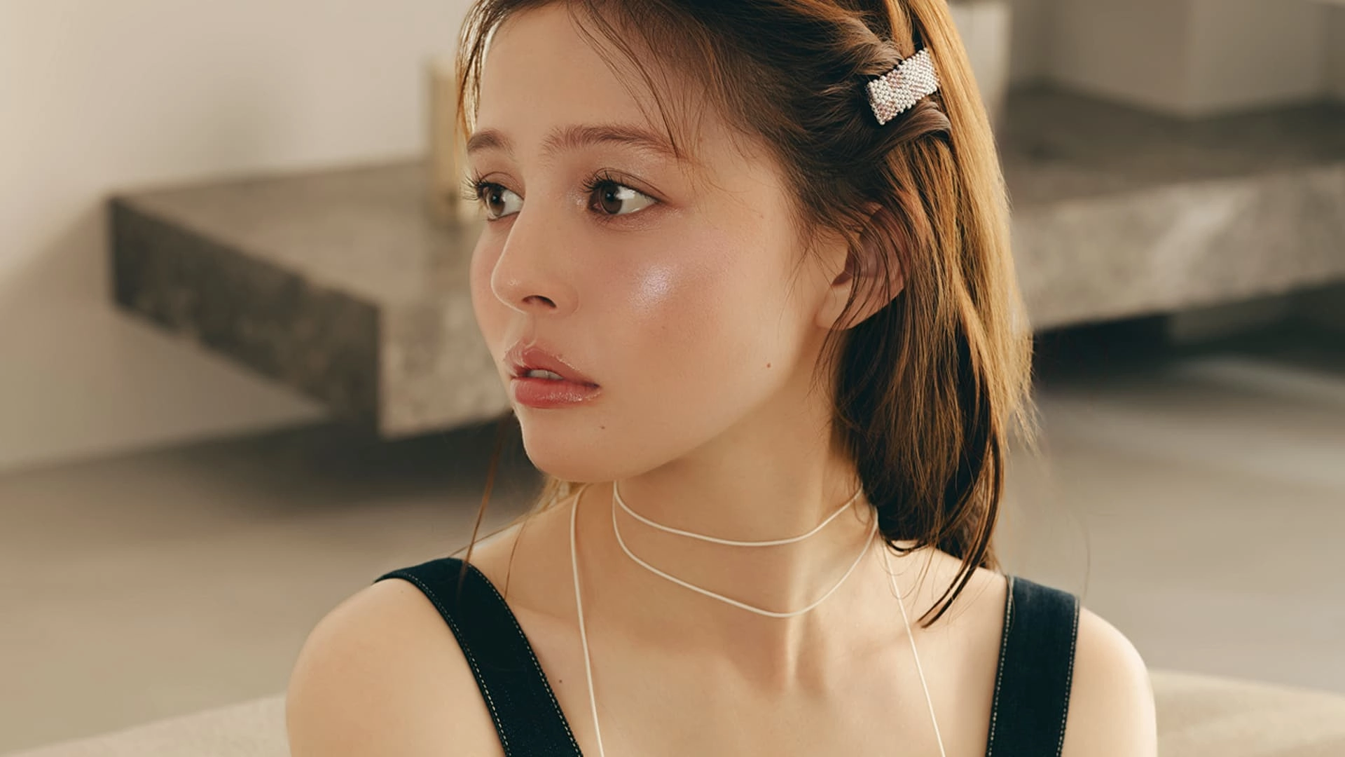 ビアテラスでの予定にぴったり♡ ツヤレイヤードの光で魅せる「メイクのコツ」って?
