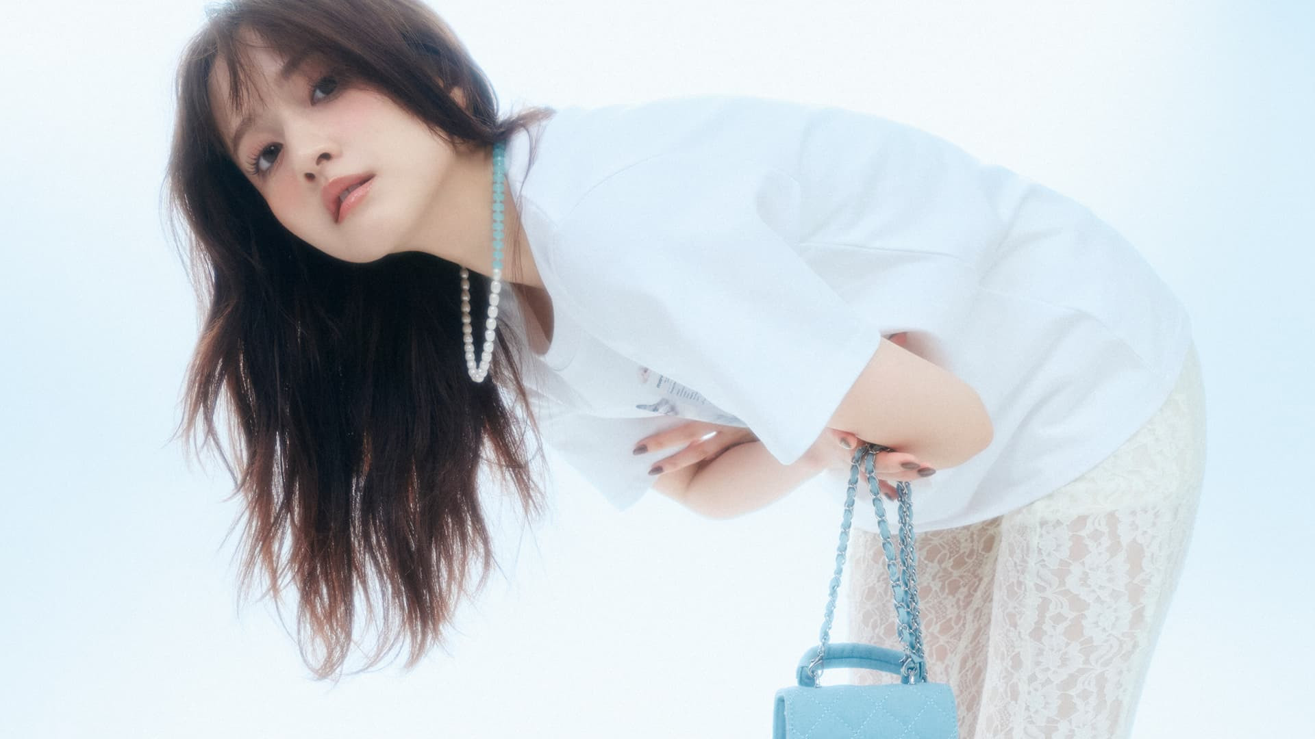 Tシャツコーデで差がつく！ 抜け感を引き出す「女みレースボトム」って？