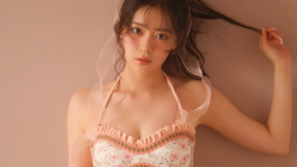 まわりと差がつく！【超ときめき♡宣伝部・坂井仁香】がまとう「変化球素材水着」4選
