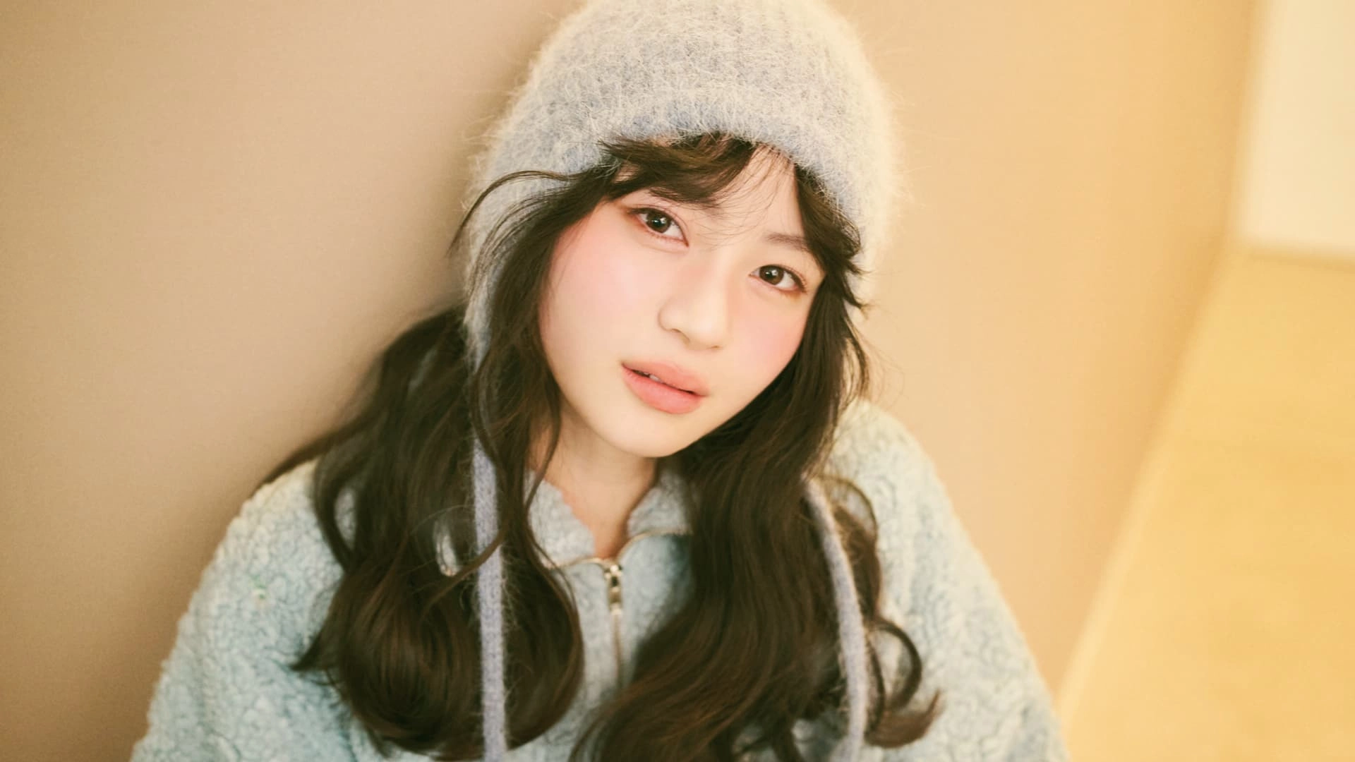 外飲みでも風に負けない美髪♡ くずれ知らずな【無敵ウエーブ】の作り方