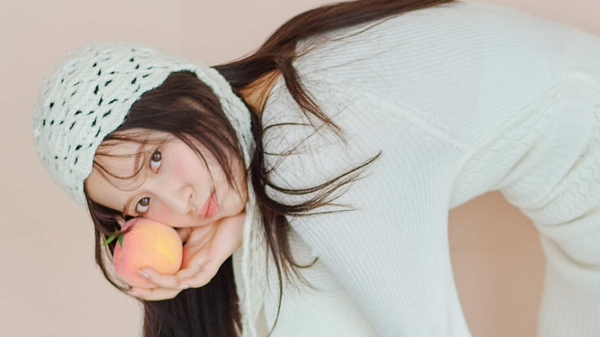 男ゴコロに刺さること間違いなし♡ フェロモン高まる「ボディコンニット」の着こなし術