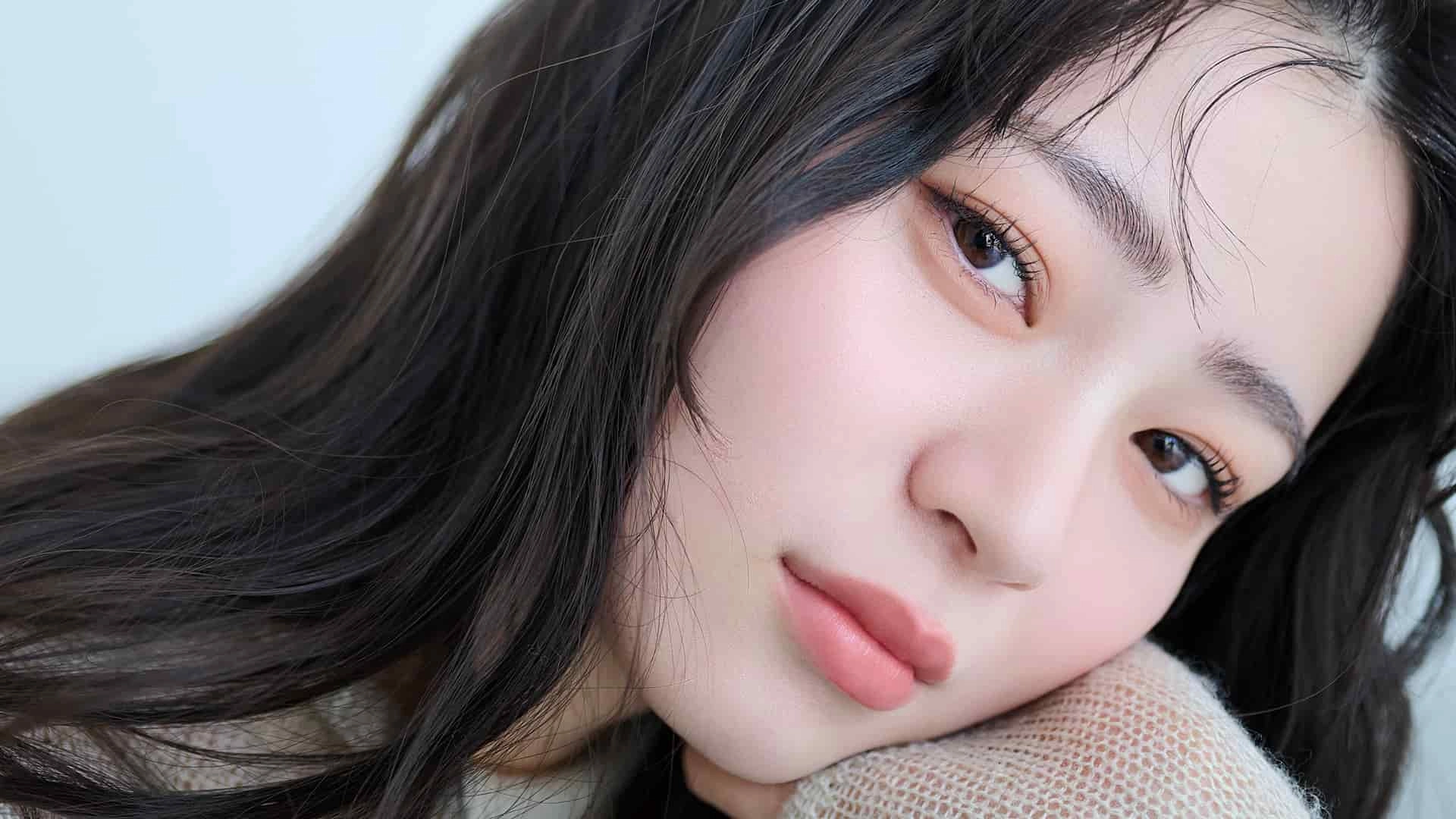 普段のメイクより【透明感】が倍増♡ ノーファンデでつくる「メロ肌」って？