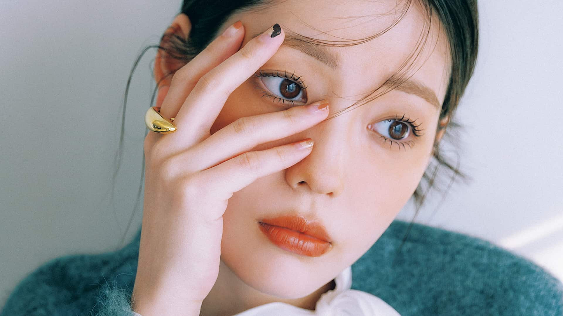 指先に塗るだけで即こなれ見え♡ 秋っぽくまとまる「モカムースネイル」のつくり方