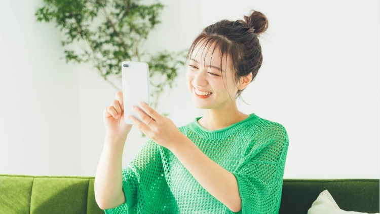 インスタから始まる恋♡ DMで自然に話しかけるコツ3選