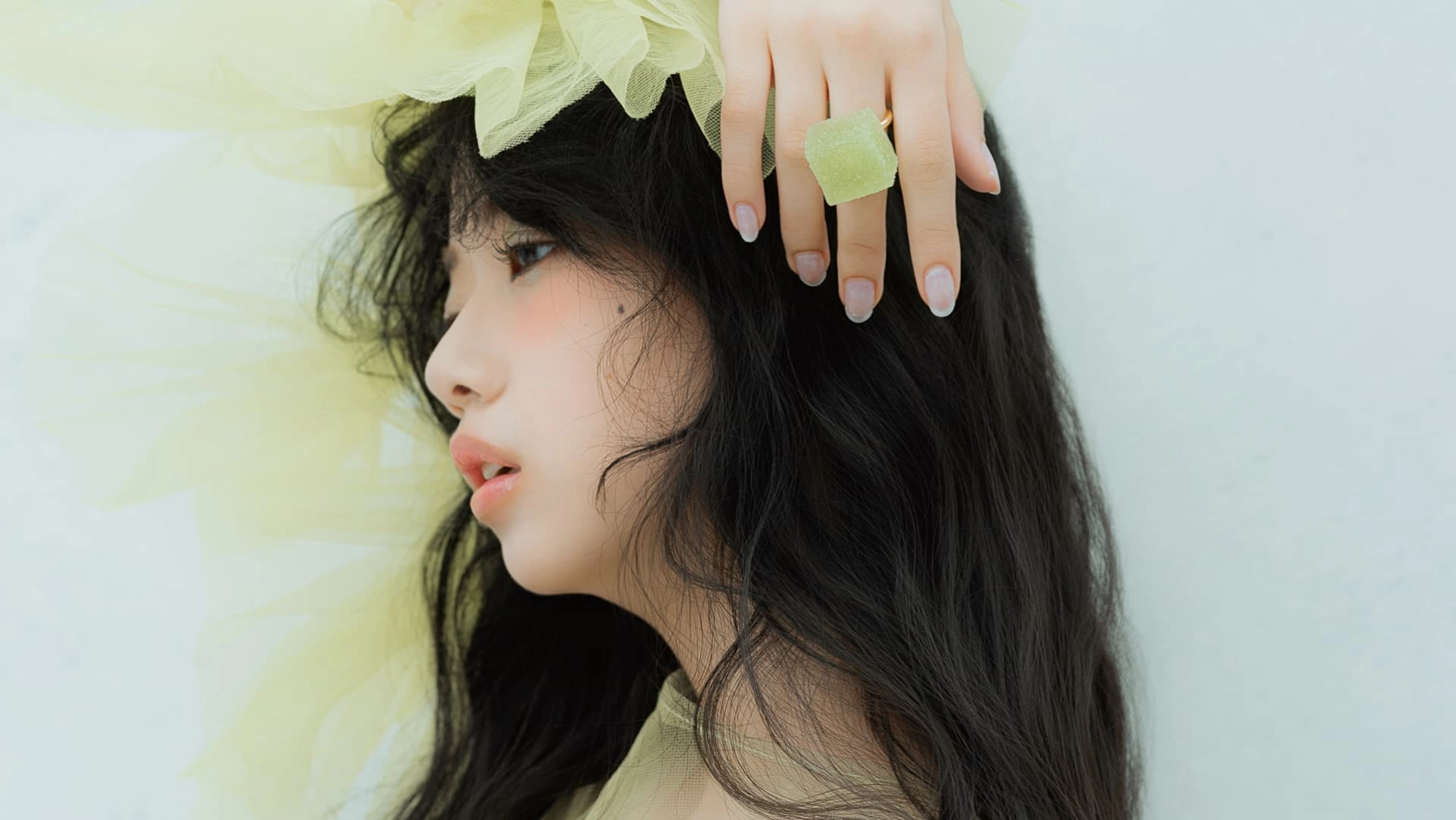 “しゃれてる”って思われたい♡ 遊びゴコロ満点で華やかな【グリーンメイク】をご紹介