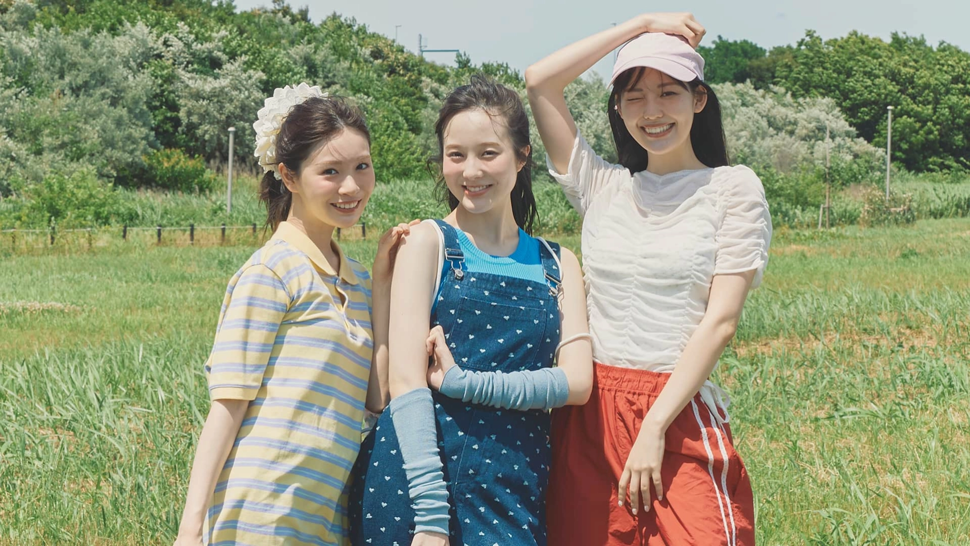 夏こそ自然界隈デビュー♡ 山登り＆川遊びにうってつけな「チルコーデ」特集