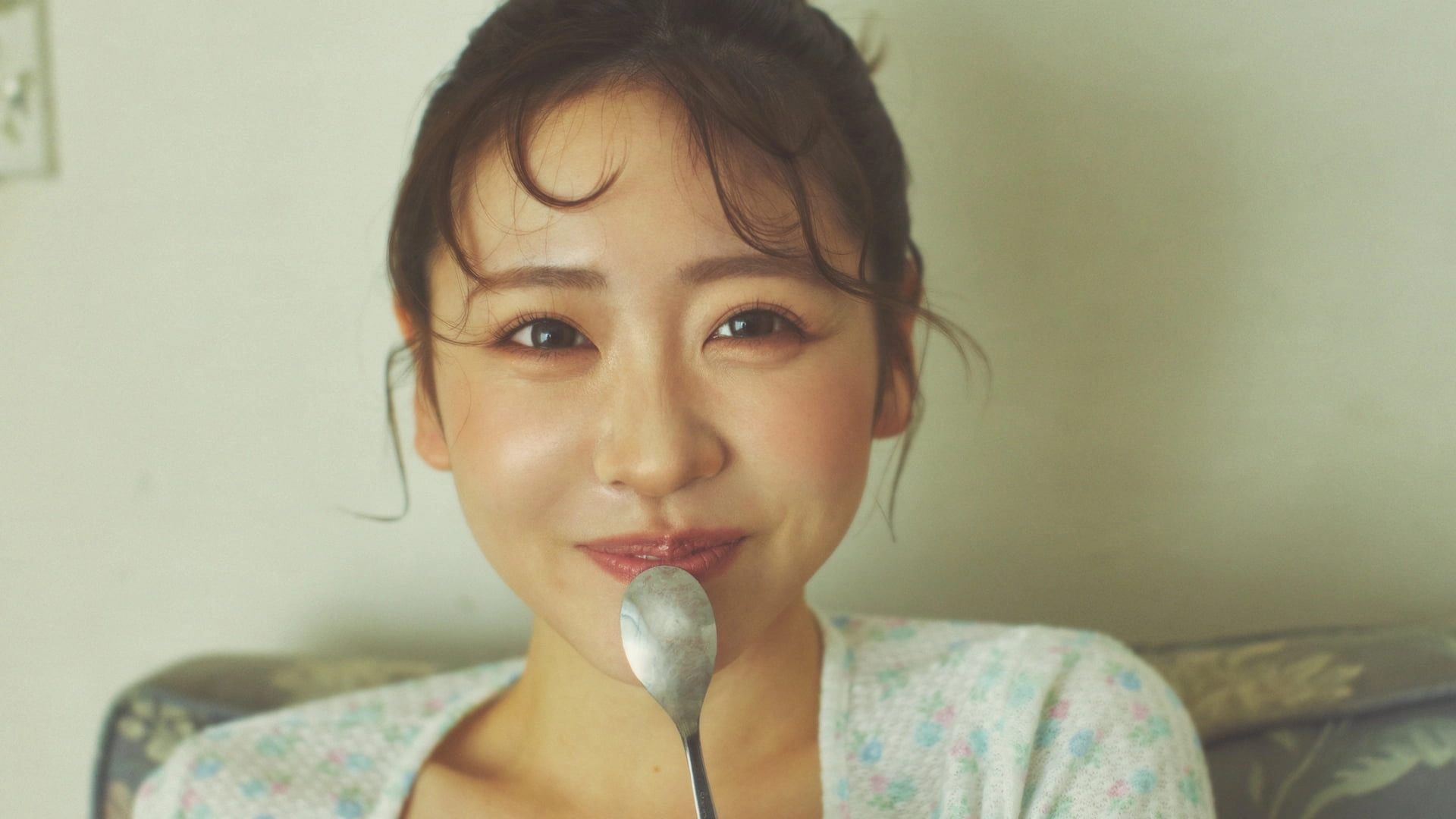 気づけば“好き”から“憧れ”に♡【Ray㋲・櫻井優衣】が紡ぐ「鈴木愛理との出会い」のおハナシ