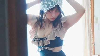 【田中美久】スタイル映えを目指すなら♡ 大人っぽく仕上がる「締めカラー水着」特集